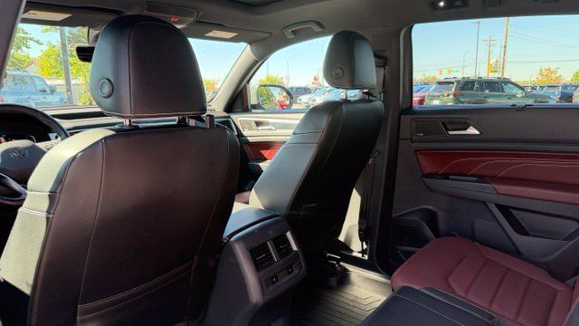 Used 2022 Volkswagen Atlas Cross Sport SEL Premium R-Line AWD/4WD image 15