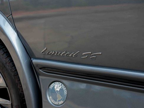 Used 2023 Chevrolet Express 2500 image 32