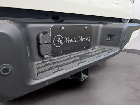 Used 2025 Nissan Frontier SV w/ SV Convenience Package image 34