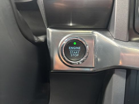 Used 2023 Ford F150 Lariat w/ Equipment Group 502A High image 40