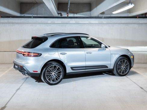 Certified 2026 Porsche Macan AWD/4WD image 9