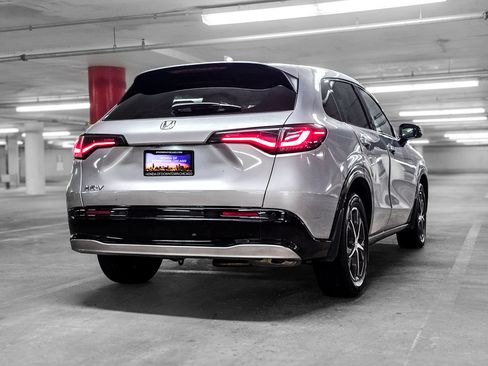 Used 2024 Honda HR-V EX-L image 6