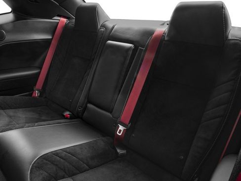 Used 2016 Dodge Challenger SRT RWD image 17