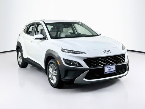 Used 2023 Hyundai Kona SE AWD/4WD image 3