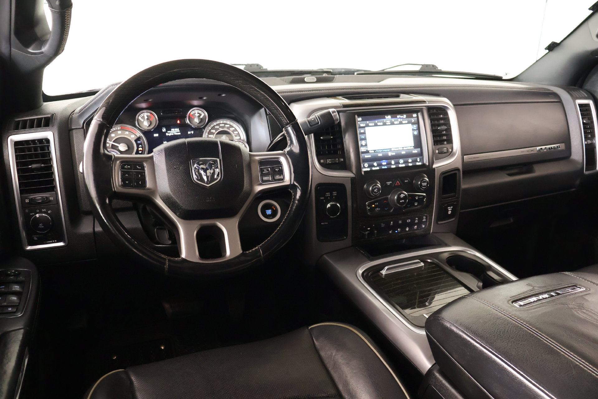 Used 2018 RAM 2500 Limited AWD/4WD image 2