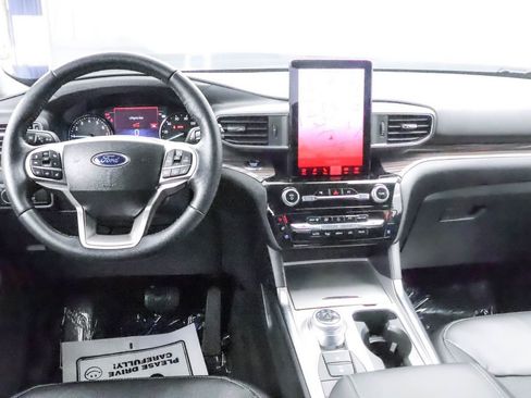 Used 2022 Ford Explorer Limited w/ Limited Technology Package image 22