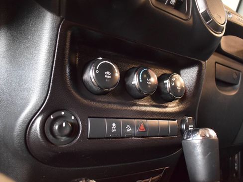 Used 2018 Jeep Wrangler Unlimited Sport S image 64