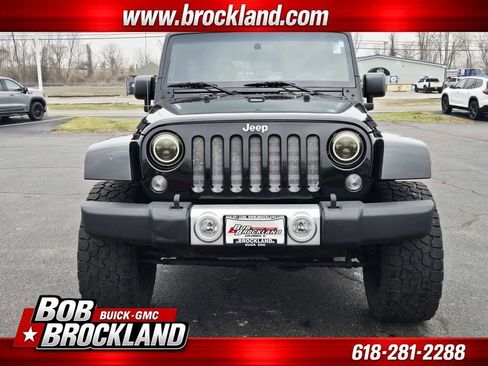 Used 2015 Jeep Wrangler Unlimited Sahara AWD/4WD image 8