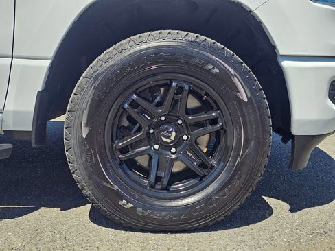 Used 2019 RAM 1500 Big Horn AWD/4WD image 10