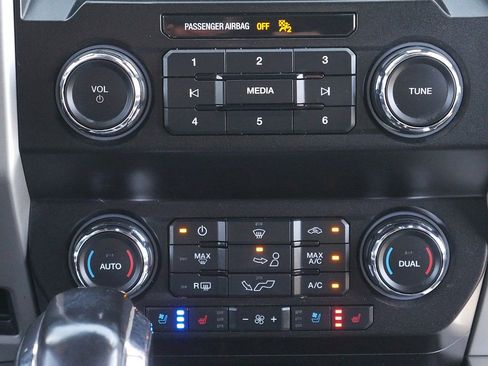 Used 2020 Ford F150 Lariat AWD/4WD image 24