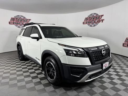 Used 2025 Nissan Pathfinder Rock Creek AWD/4WD image 9