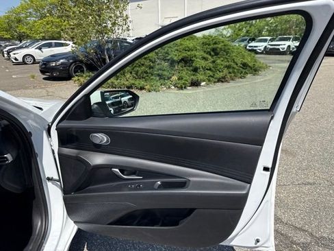 Certified 2024 Hyundai Elantra SEL FWD image 32