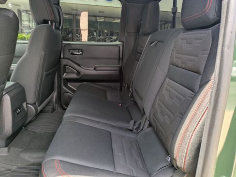 Used 2022 Nissan Frontier PRO-4X w/ Technology Package image 12