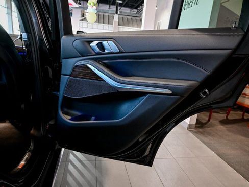 Used 2023 BMW X5 xDrive40i w/ Climate Comfort Package image 25