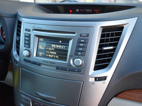 Used 2013 Subaru Outback 2.5i Limited image 21