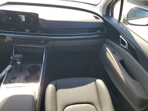 New 2026 Kia Carnival FWD image 32