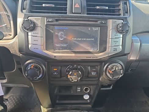 Used 2017 Toyota 4Runner SR5 AWD/4WD image 21