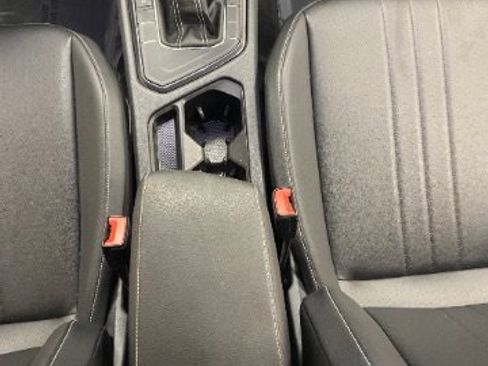 Used 2023 Volkswagen Tiguan SE FWD image 24
