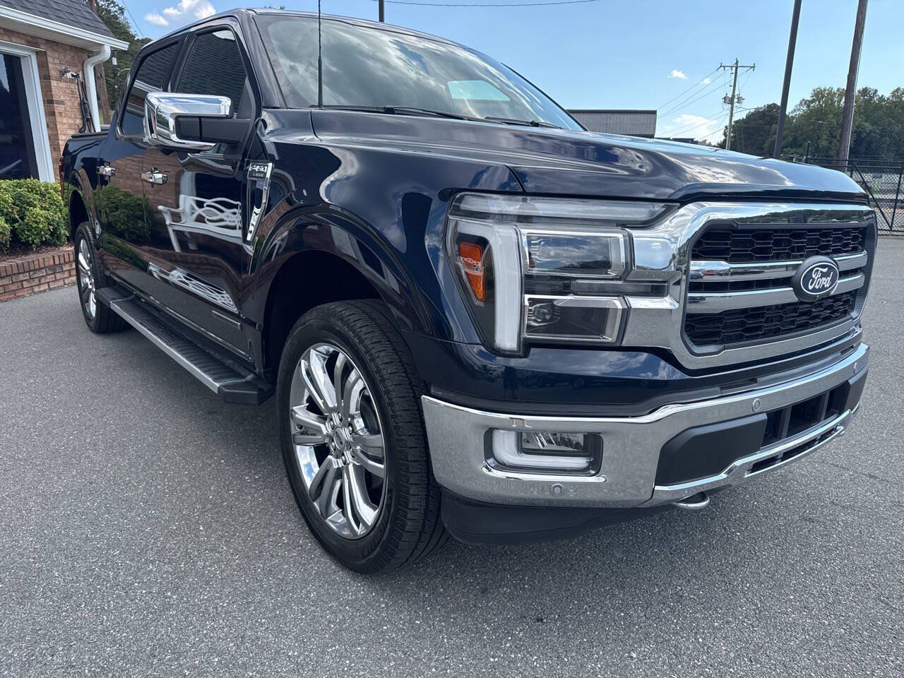 Used 2024 Ford F150 Lariat w/ Equipment Group 502A High AWD/4WD image 7