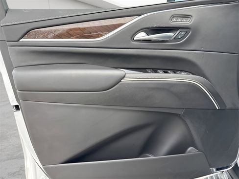 Used 2024 Cadillac Escalade Premium Luxury Platinum image 25