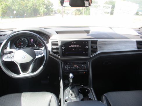 Used 2020 Volkswagen Atlas Cross Sport SE image 15