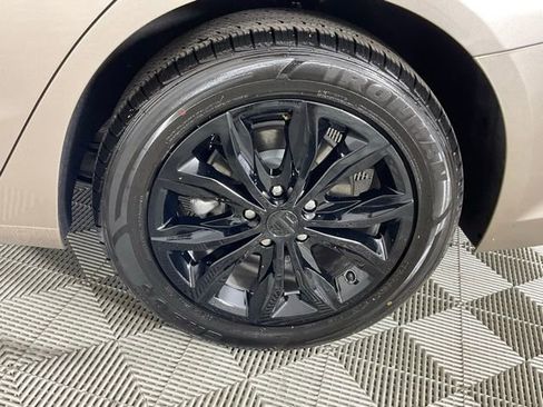 Used 2024 Chevrolet Malibu LT image 9