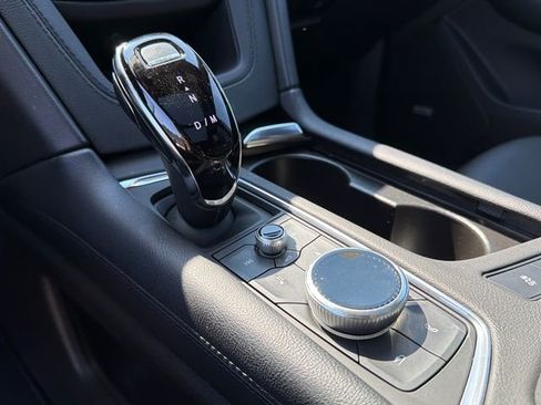 Used 2025 Cadillac XT6 Premium Luxury image 32