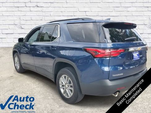 Used 2023 Chevrolet Traverse LT FWD image 2