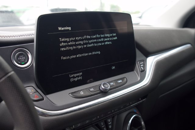 Used 2025 Chevrolet Blazer LT FWD image 18