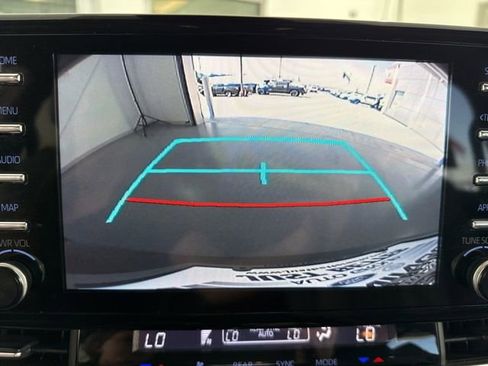 Used 2024 Toyota Sienna XLE w/ XLE Plus Package FWD image 27