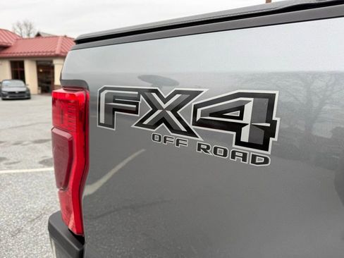 Used 2021 Ford F250 Lariat image 11