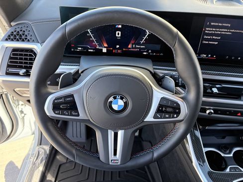Used 2025 BMW X7 M60i image 24