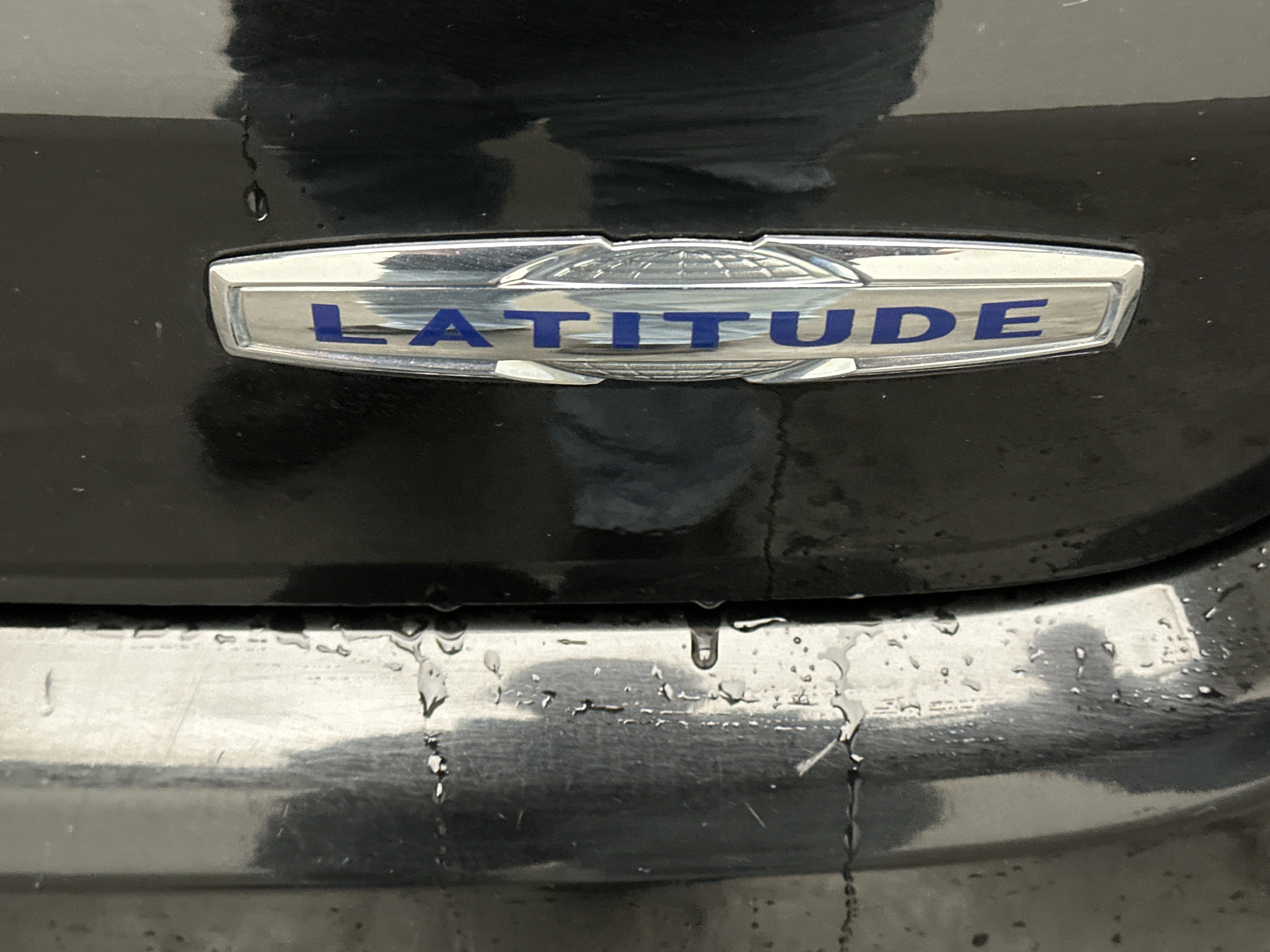 Used 2020 Jeep Compass Latitude w/ Cold Weather Group AWD/4WD image 11