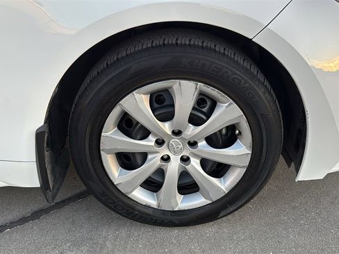 Used 2023 Toyota Corolla LE image 34