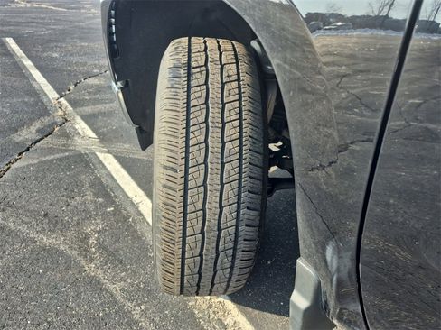 Used 2022 Chevrolet Silverado 1500 LT image 24