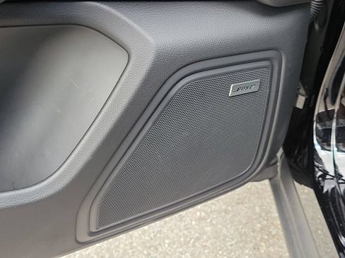 Certified 2025 Porsche Macan AWD/4WD image 28