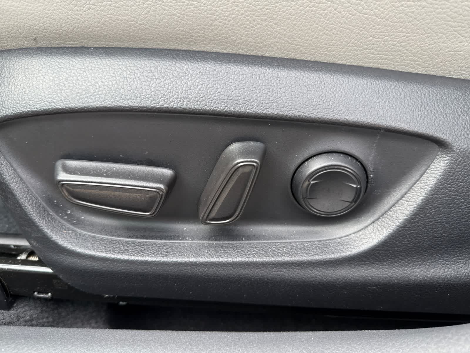 Used 2024 Toyota Camry SE FWD image 12