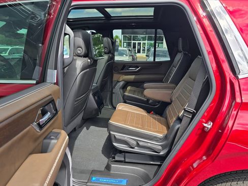 New 2026 GMC Yukon Denali Ultimate AWD/4WD image 22