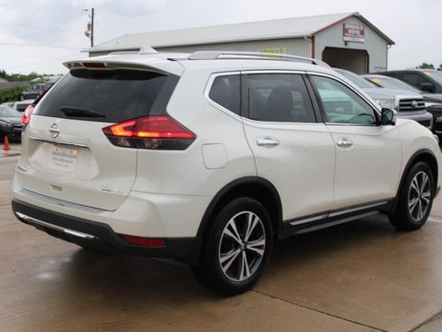 Used 2017 Nissan Rogue SL AWD/4WD image 6