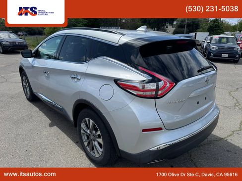 Used 2018 Nissan Murano SV image 3