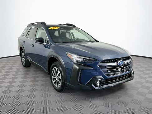 Used 2024 Subaru Outback Premium AWD/4WD image 3