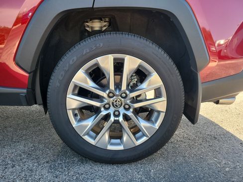 Used 2025 Toyota RAV4 XLE Premium w/ Weather Package FWD image 8