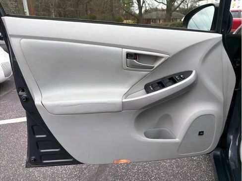 Used 2013 Toyota Prius Four w/ Deluxe Solar Roof Pkg image 7