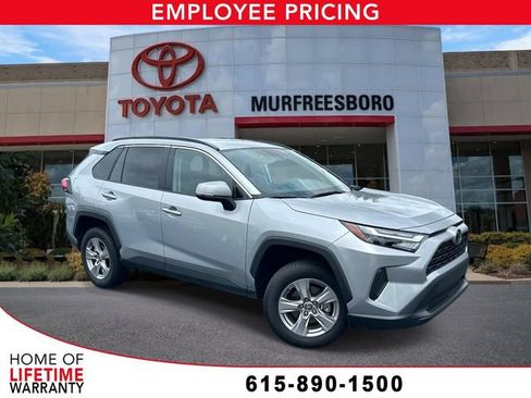 Used 2025 Toyota RAV4 XLE AWD/4WD image 1