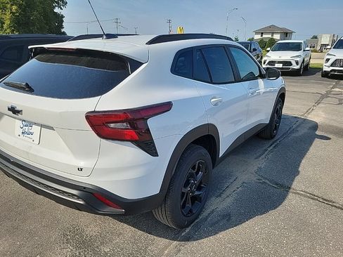 New 2026 Chevrolet Trax LT w/ Driver Confidence Package FWD image 5