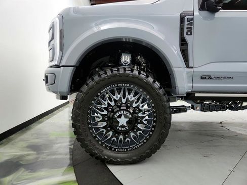 Used 2024 Ford F450 Platinum w/ FX4 Off-Road Package image 31