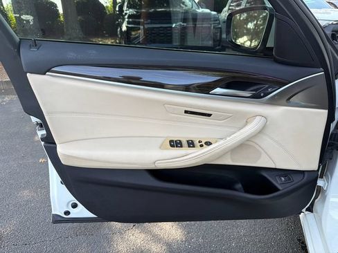 Used 2018 BMW 530i RWD image 10