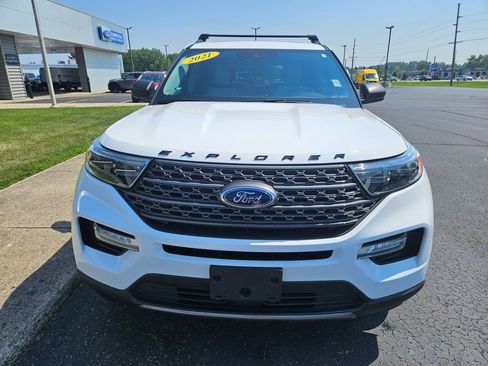 Used 2021 Ford Explorer XLT w/ Equipment Group 202A AWD/4WD image 3