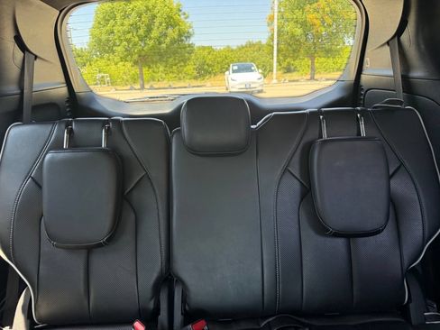 Used 2025 Chrysler Pacifica Limited FWD image 23