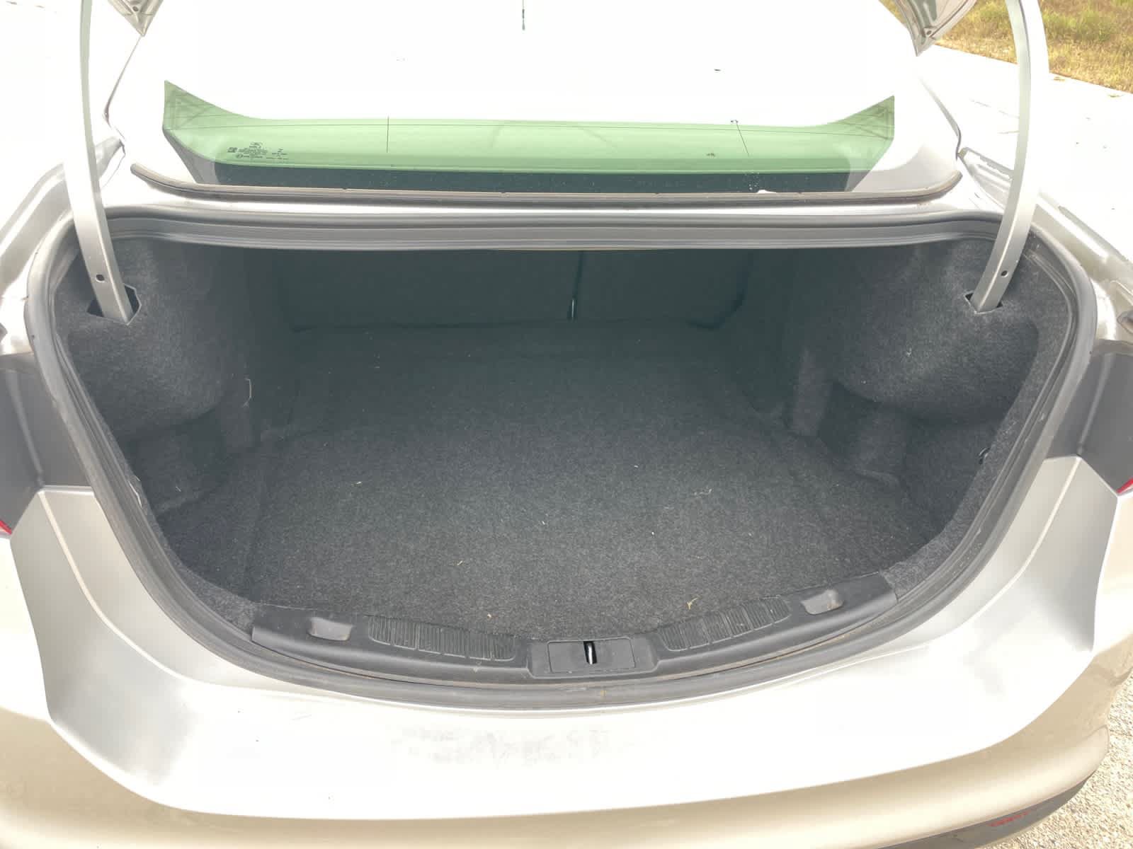 Used 2017 Ford Fusion SE FWD image 19
